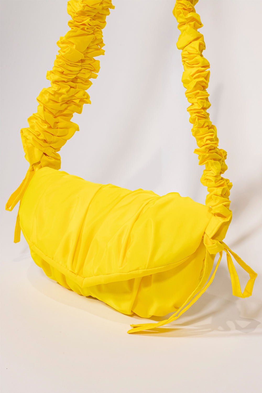 BOLSO PETALO AMARILLO
