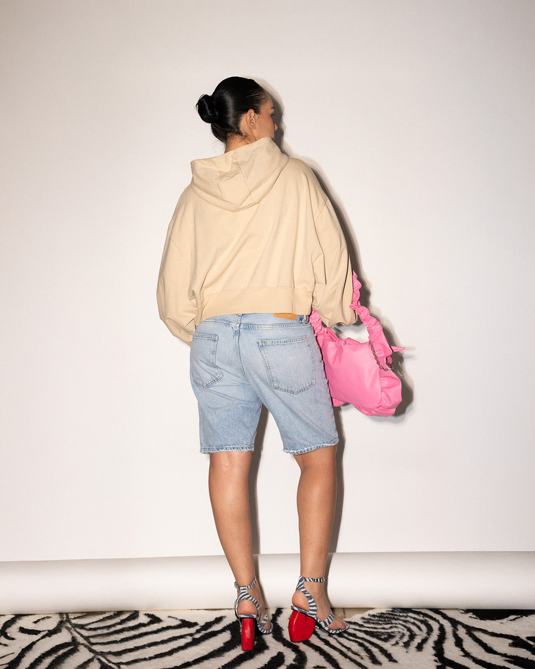 AKIHO OAT CROP SWEATSHIRT