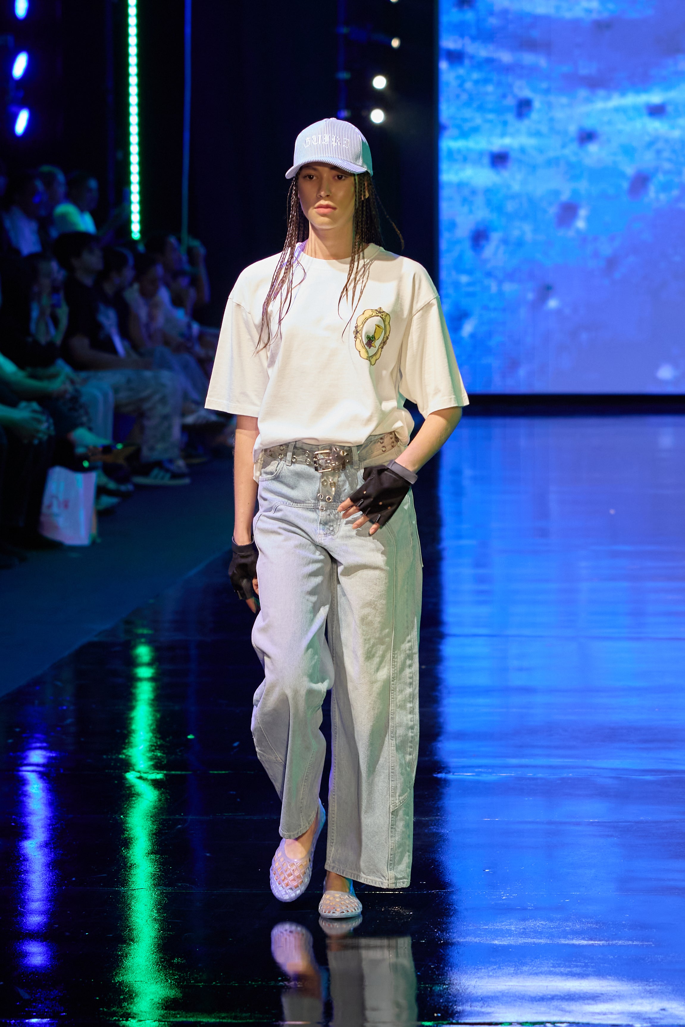 WHITE GOTHIC CAP