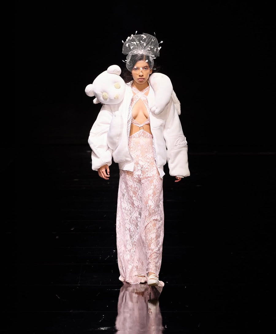 VESTIDO DE ENCAJE CON TRANSPARENCIA