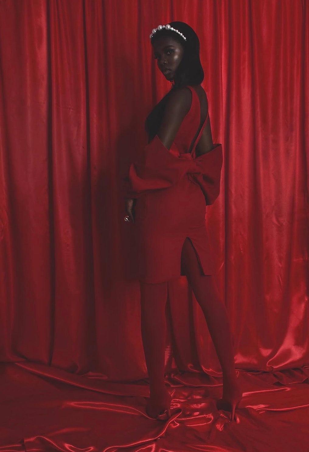VESTIDO CON MOÑO EN ESPALDA