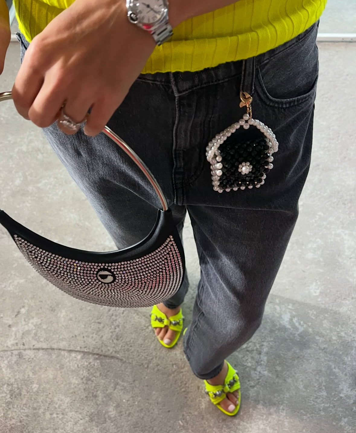CHARM MINI BAG NEGRA/PERLA